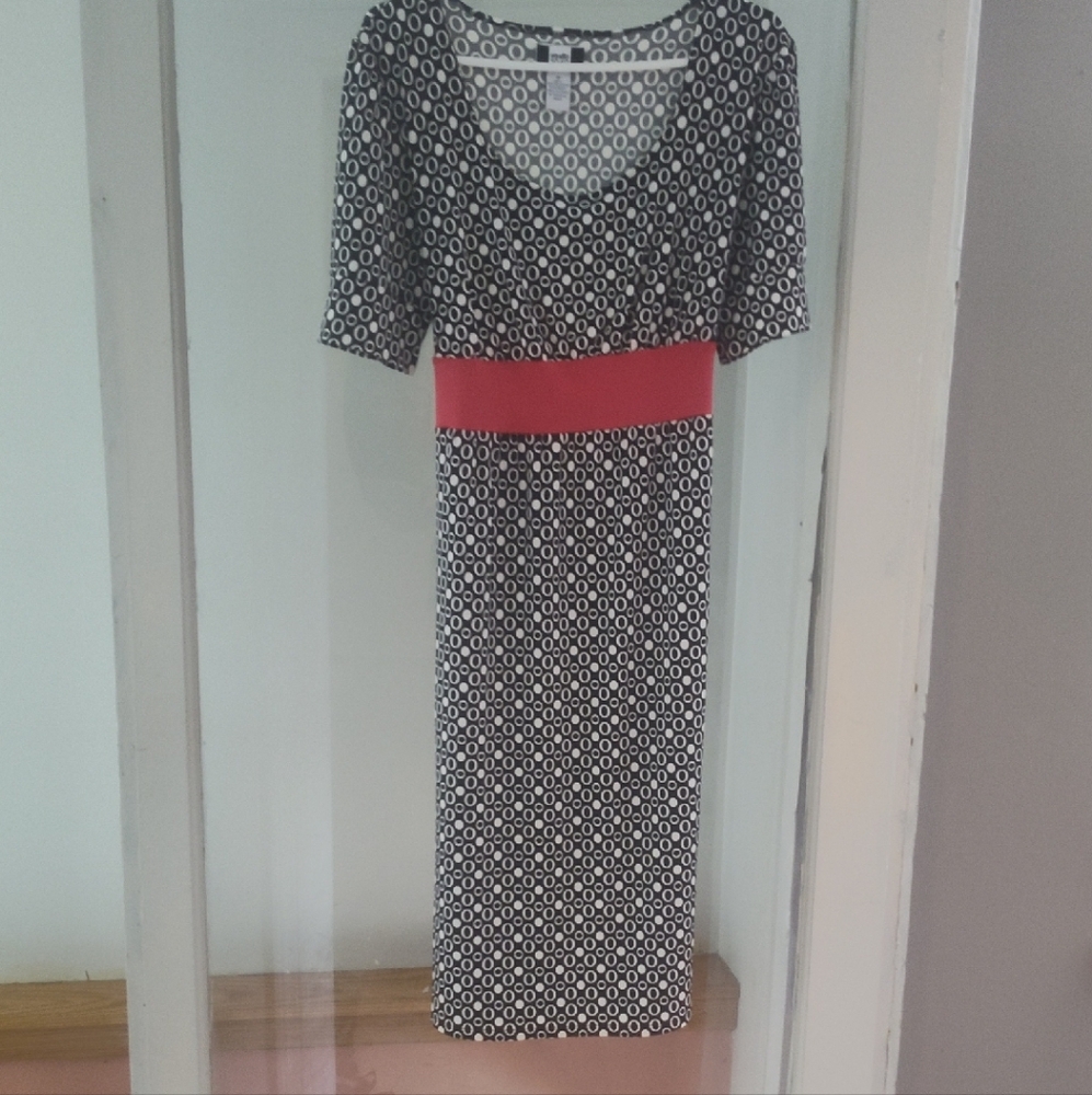 Studio Black and White Sheath Midi Dress with Scoop Neck